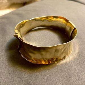 Sterling silver hammered bold hinged bangle